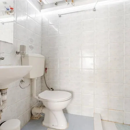 Eva's Artistic Studio, 33sqm Metro 7' Apartment Athens